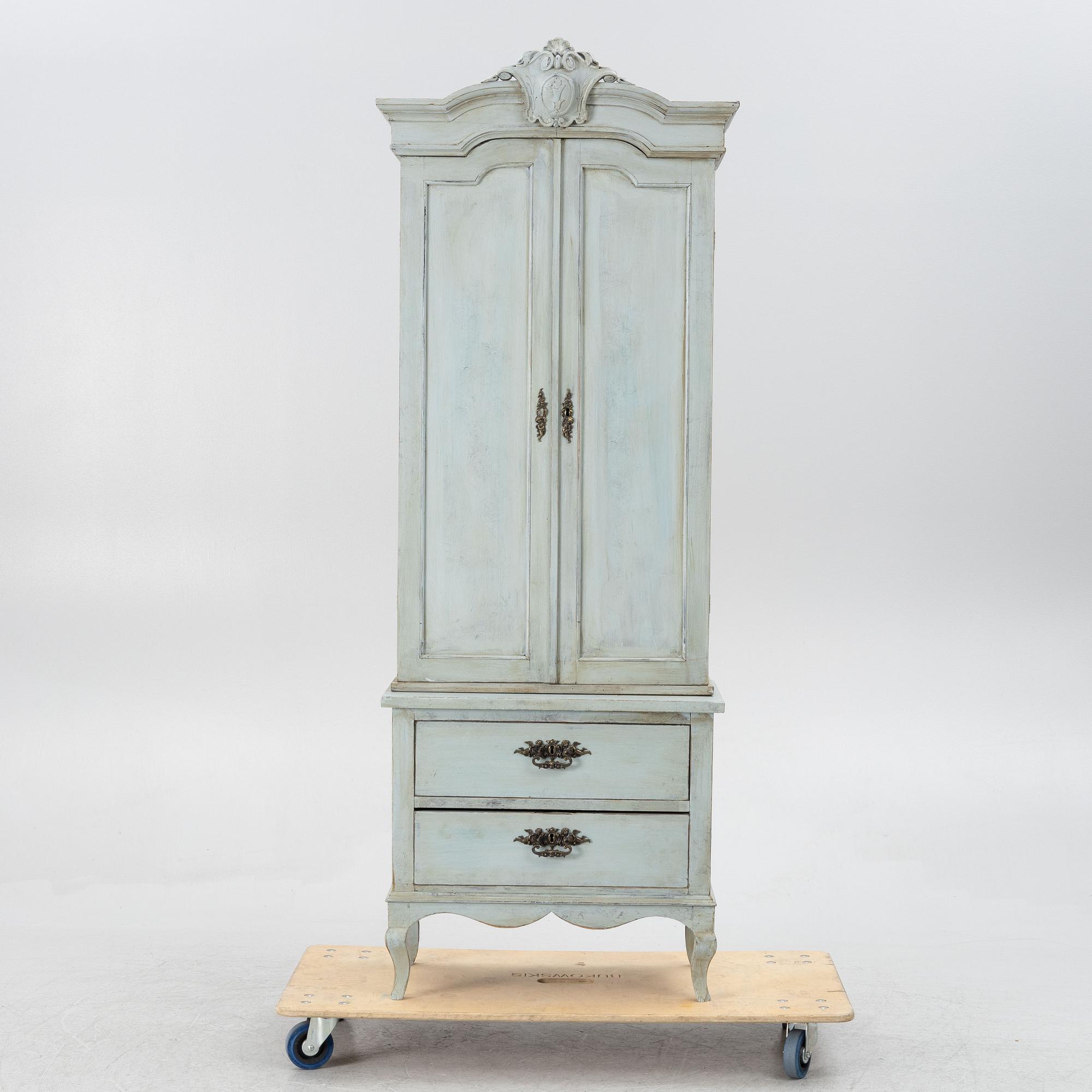 A cabinet, early 20th century.