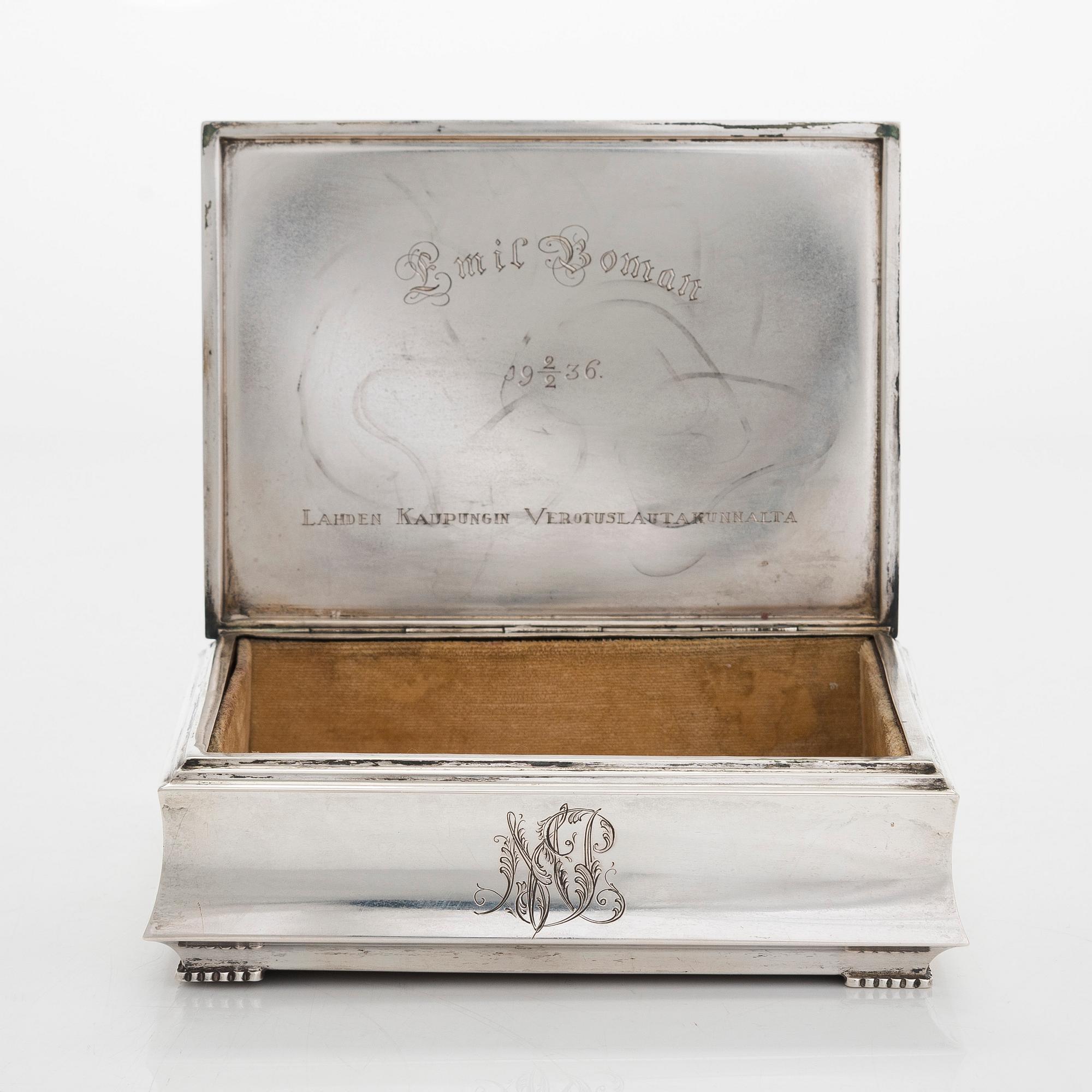 Cigarrskrin, silver, Brødrene Lohne, Bergen, med finska importstämpel, 1900-talets första hälft.