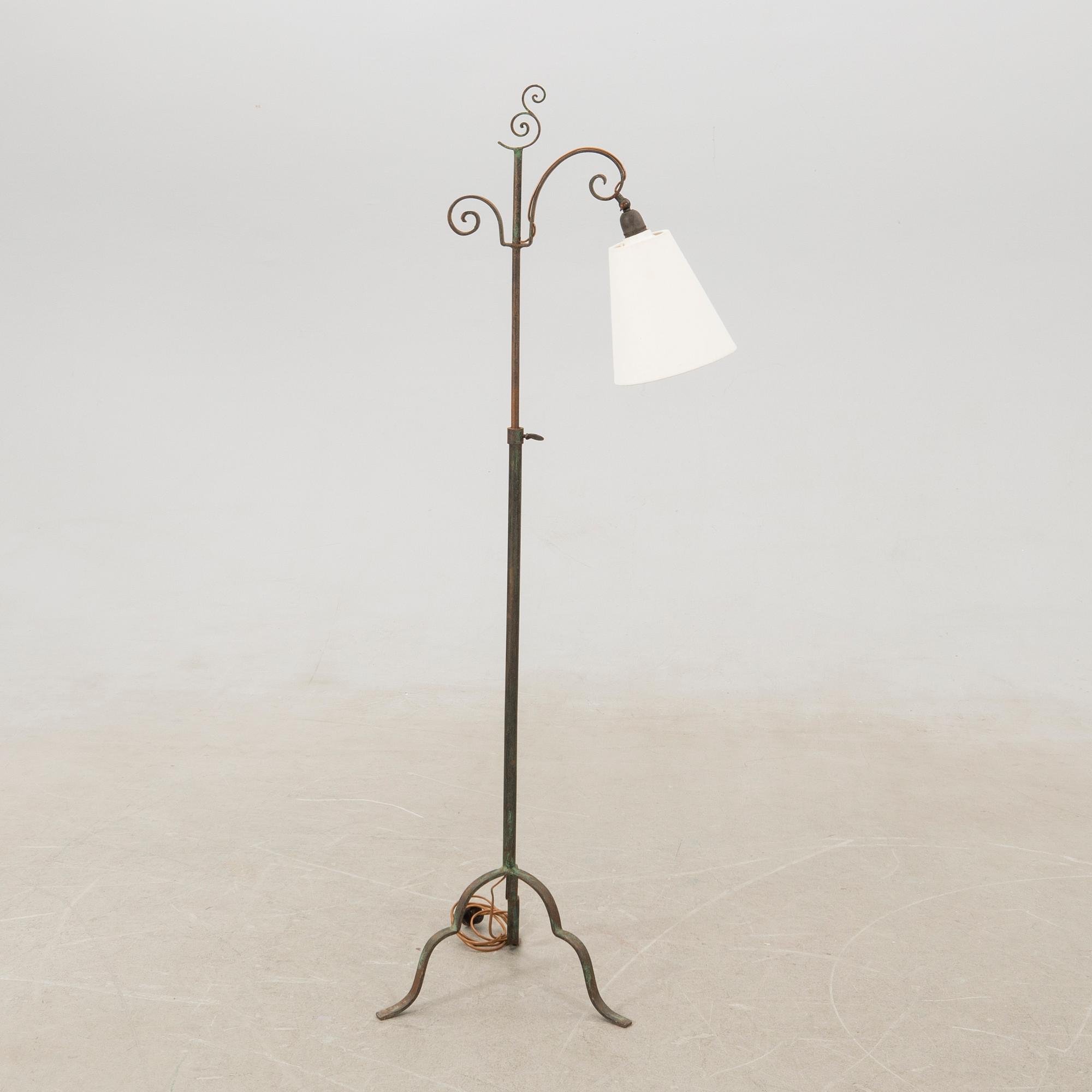 Harald Notini, Golvlampa modellnr 15101 för Böhlmarks lampfabrik 1930-tal.