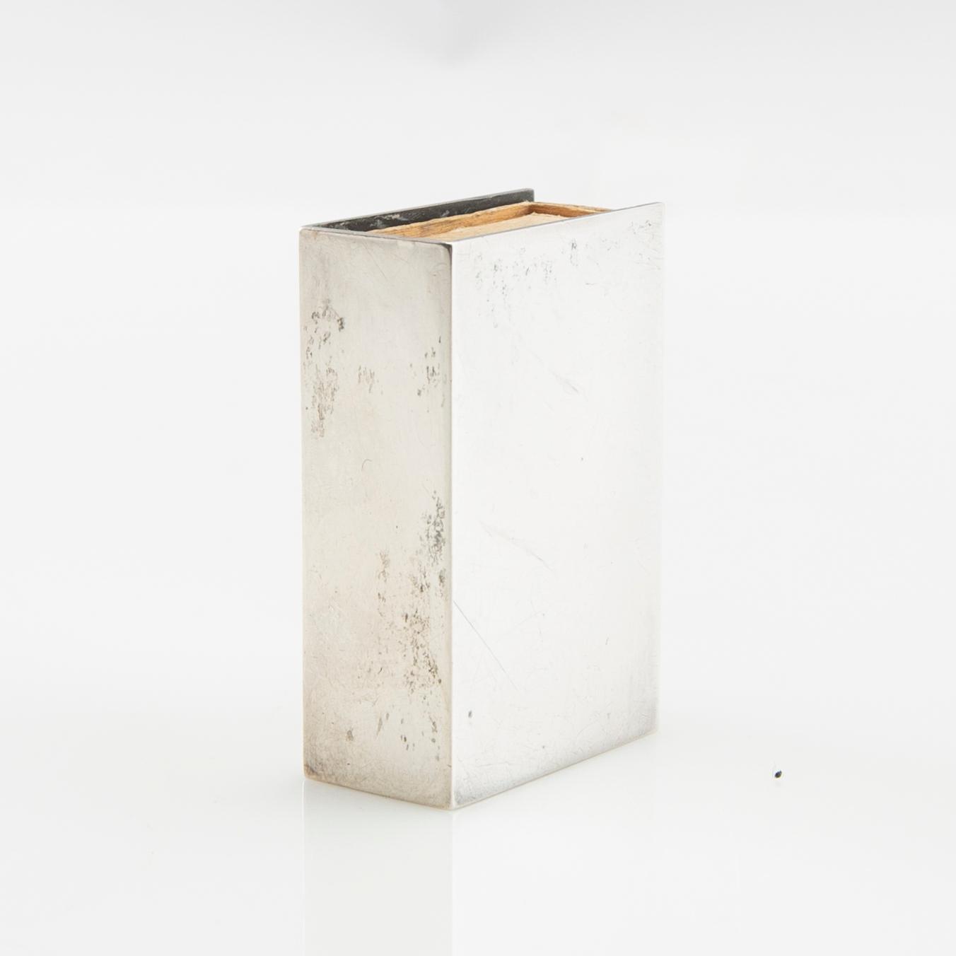 Wiwen Nilsson, Fodral av sterlingsilver till tändsticksask, Lund 1959.