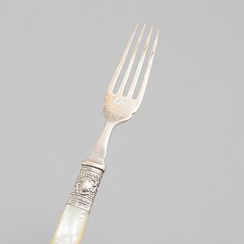 William Yates, fruktbestick, 12 + 12 st, silver och pärlemor, Sheffield, England 1899.
