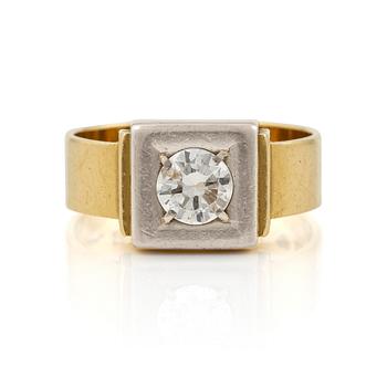 510. Wiwen Nilsson, ring, 18K guld med en rund briljantslipad diamant, Lund 1964.