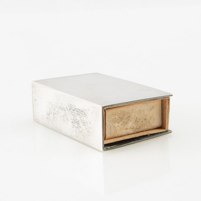 Wiwen Nilsson, Fodral av sterlingsilver till tändsticksask, Lund 1959.