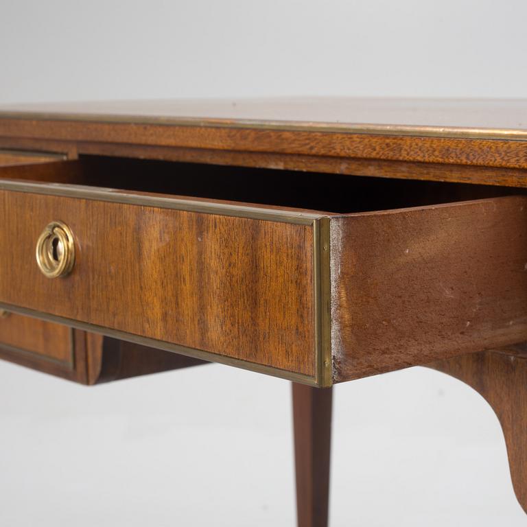 Skrivbord, 1900-talets mitt. Sengustaviansk stil.