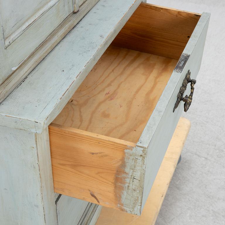 A cabinet, early 20th century.