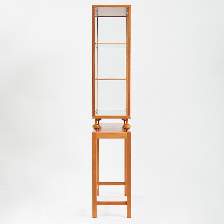 Josef Frank, a showcase cabinet model "2077", Firma Svenskt Tenn, Sweden pre 1985.