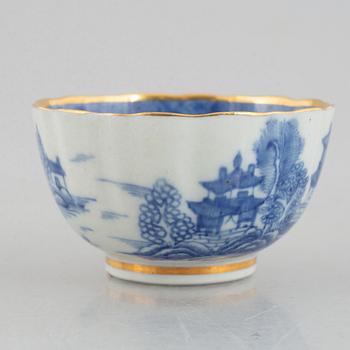Skålar, uppsättning om 12 st, exportporslin, Kina, Qingdynastin, omkring år 1800.
