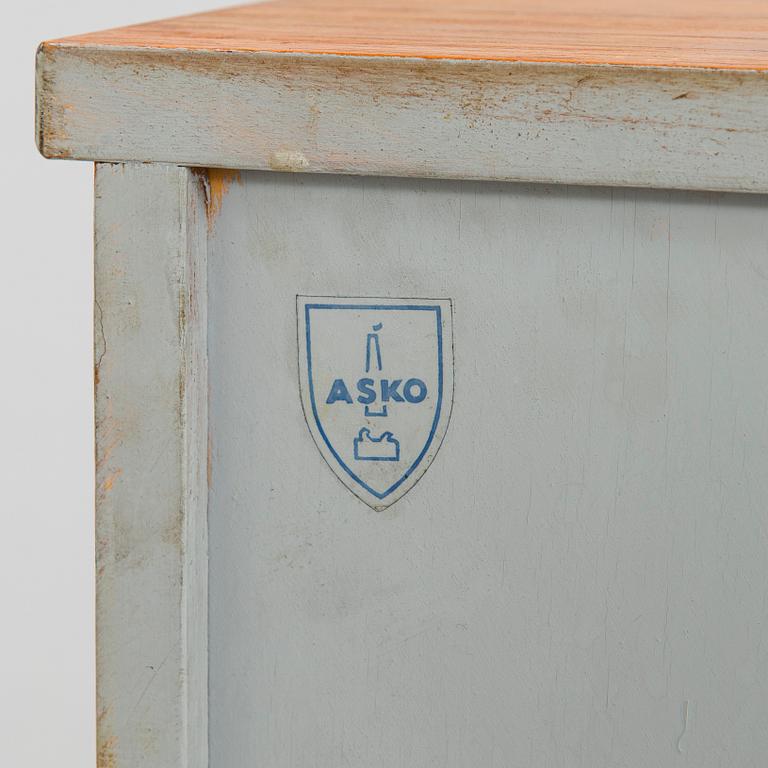 Ilmari Tapiovaara, toalettbord/sideboard, modell 1503, Asko 1960-tal.