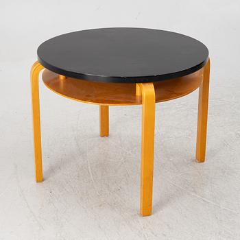 Alvar Aalto, a model 70 coffee table, mid-20th Century.