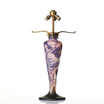 Emile Gallé, bordslampa, överfångsglas, Nancy, Frankrike, Art Nouveau, efter 1904.