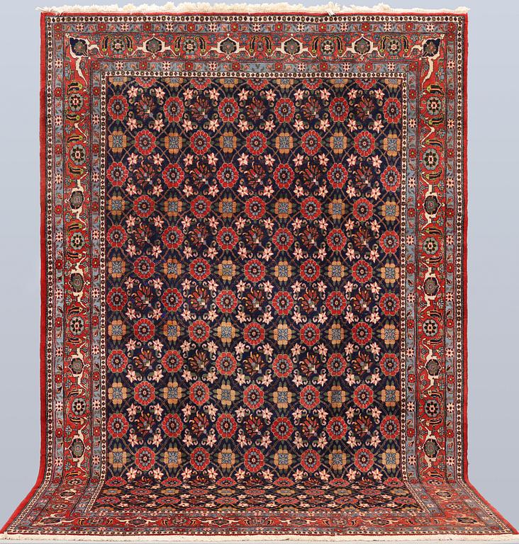 Matta, semiantik Varamin, ca 327 x 216 cm.