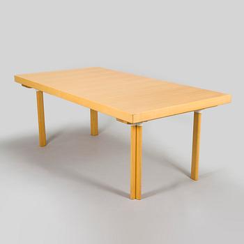 Alvar Aalto, a late 20th century dining table, model, H94.