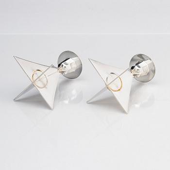 Hubert Hydman, a pair of sterling silver candlesticks, Stockholm 2000.