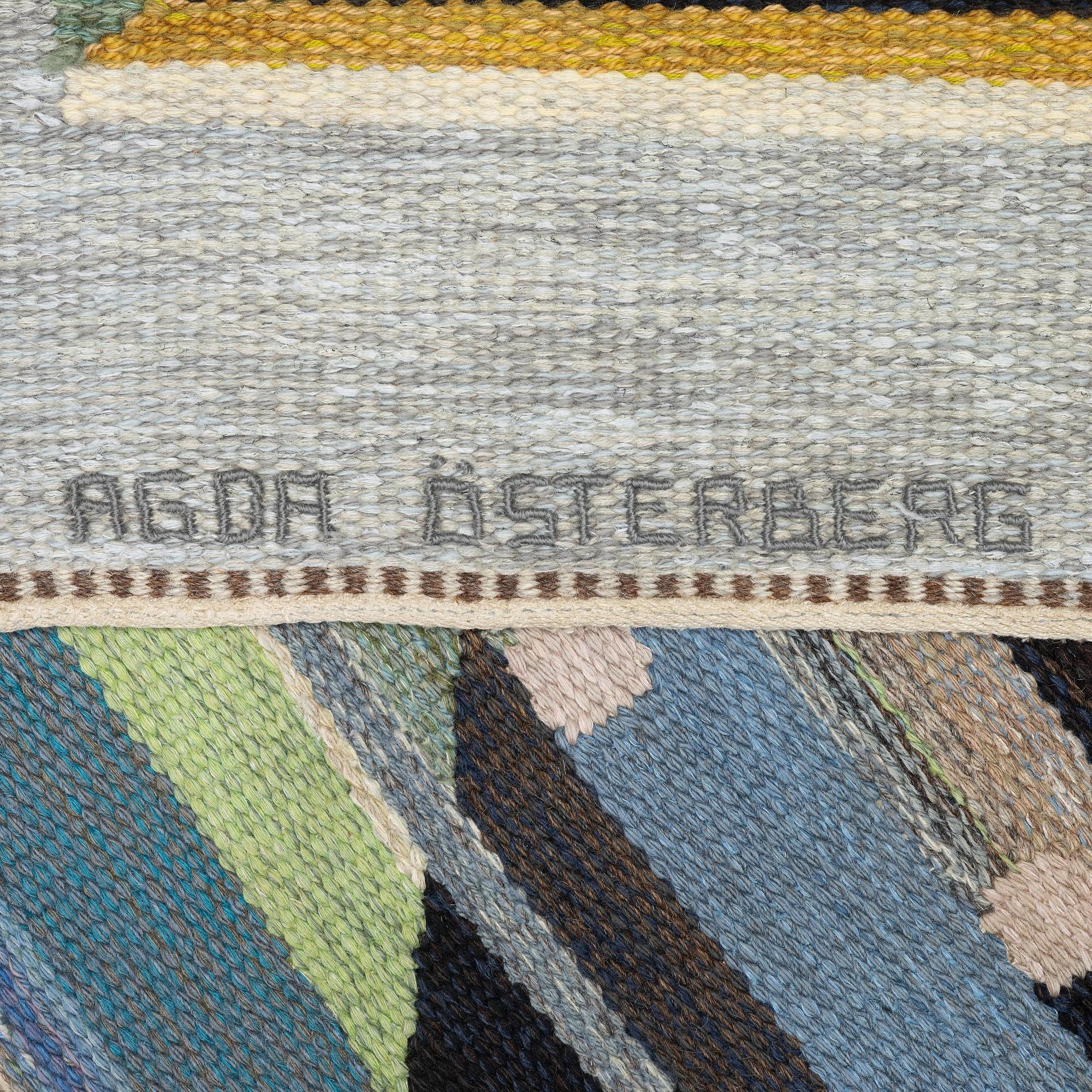 Agda Österberg, matta, "Matta 232" eller variant av den, rölakan och gobelängteknik, ca 352 x 240 cm, signerad AÖ.