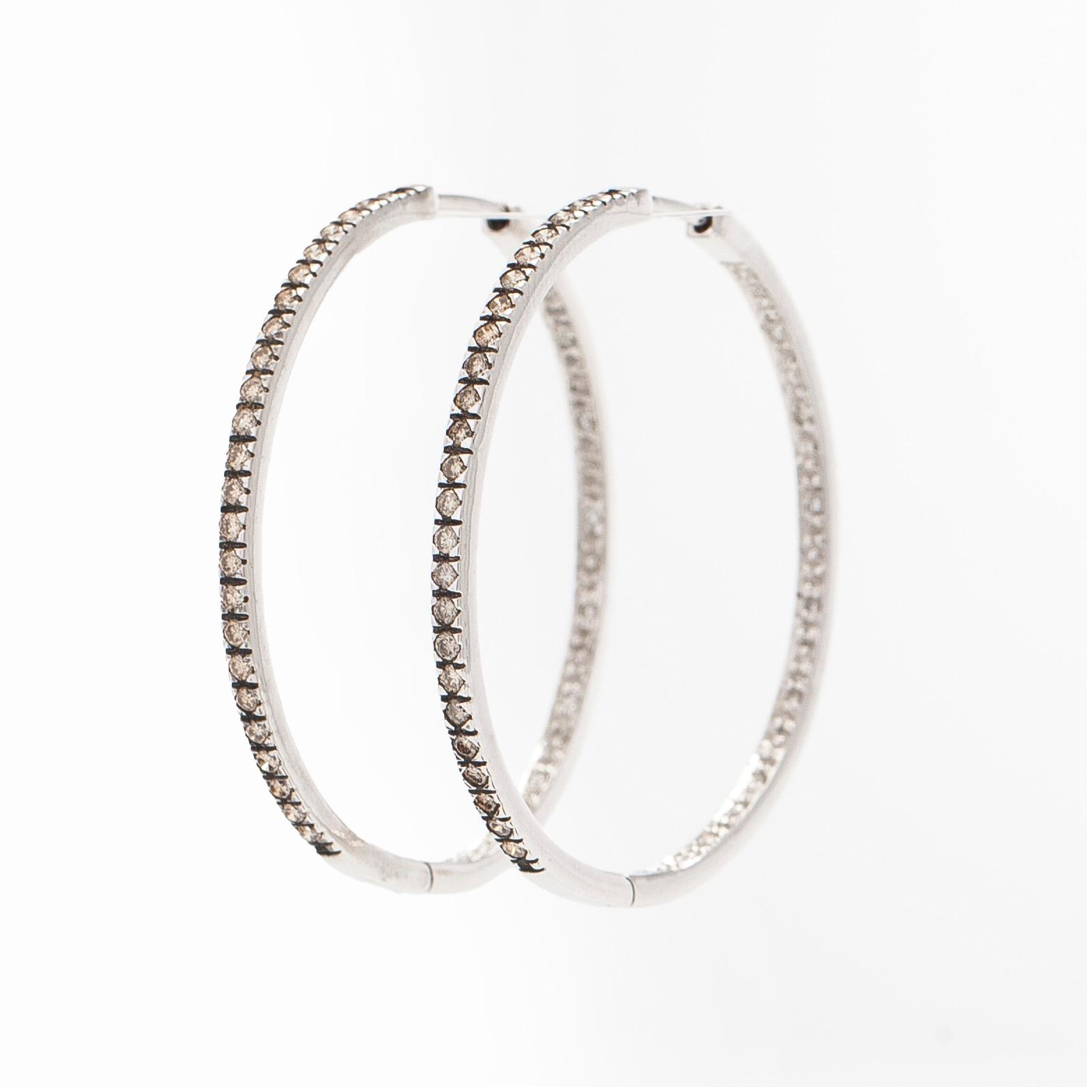 Örhängen, kreoler, 14K vitguld med  diamanter.