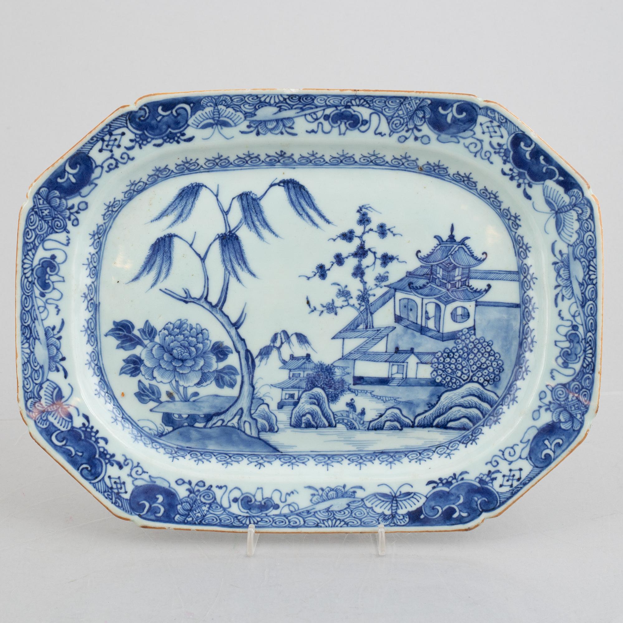 Two serving dishes and two plates, export porcelain, China, Qing dynasty, Qianlong (1736-95).