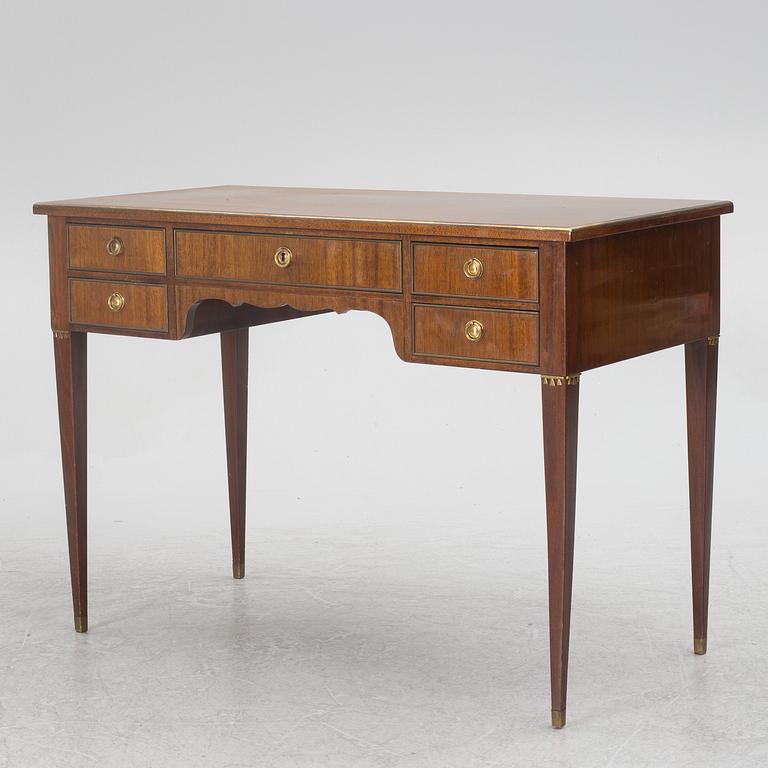 Skrivbord, 1900-talets mitt. Sengustaviansk stil.