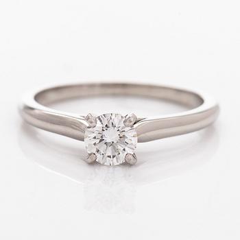 Cartier, ring, platina och briljantslipad diamant ca 0.36 ct. Med GIA dossier och sertifikat.