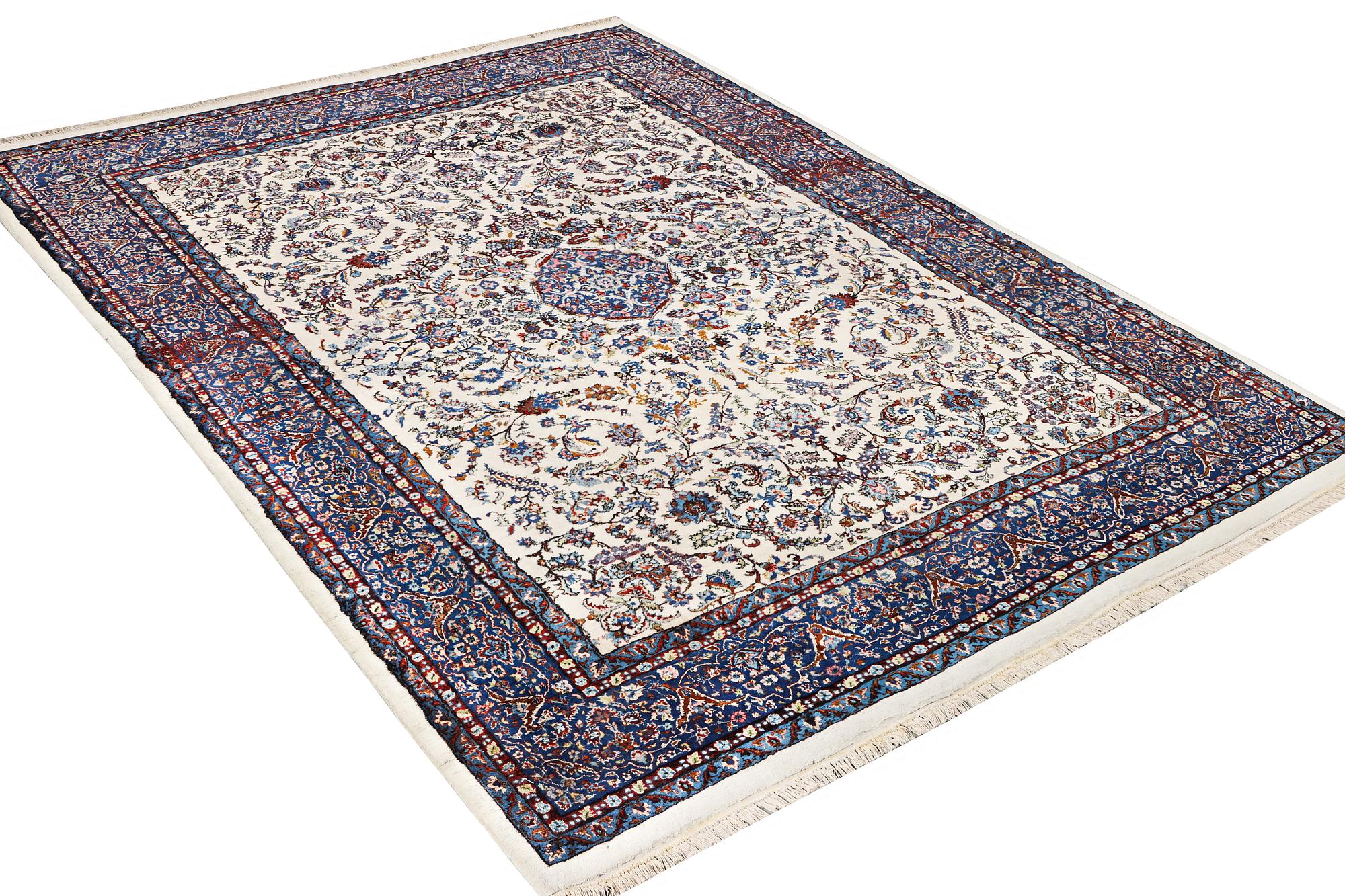 Matta, orientalisk med Kirman-mönster, ca. 308 x 220 cm.