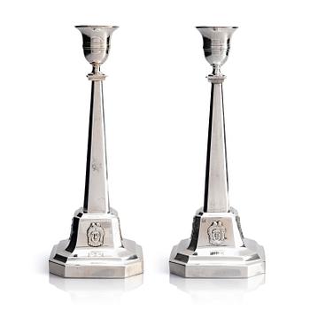 270. A pair of Swedish Gustavian late 18th century silver candlesticks, marks of Pehr Zethelius, Stockholm 1799.