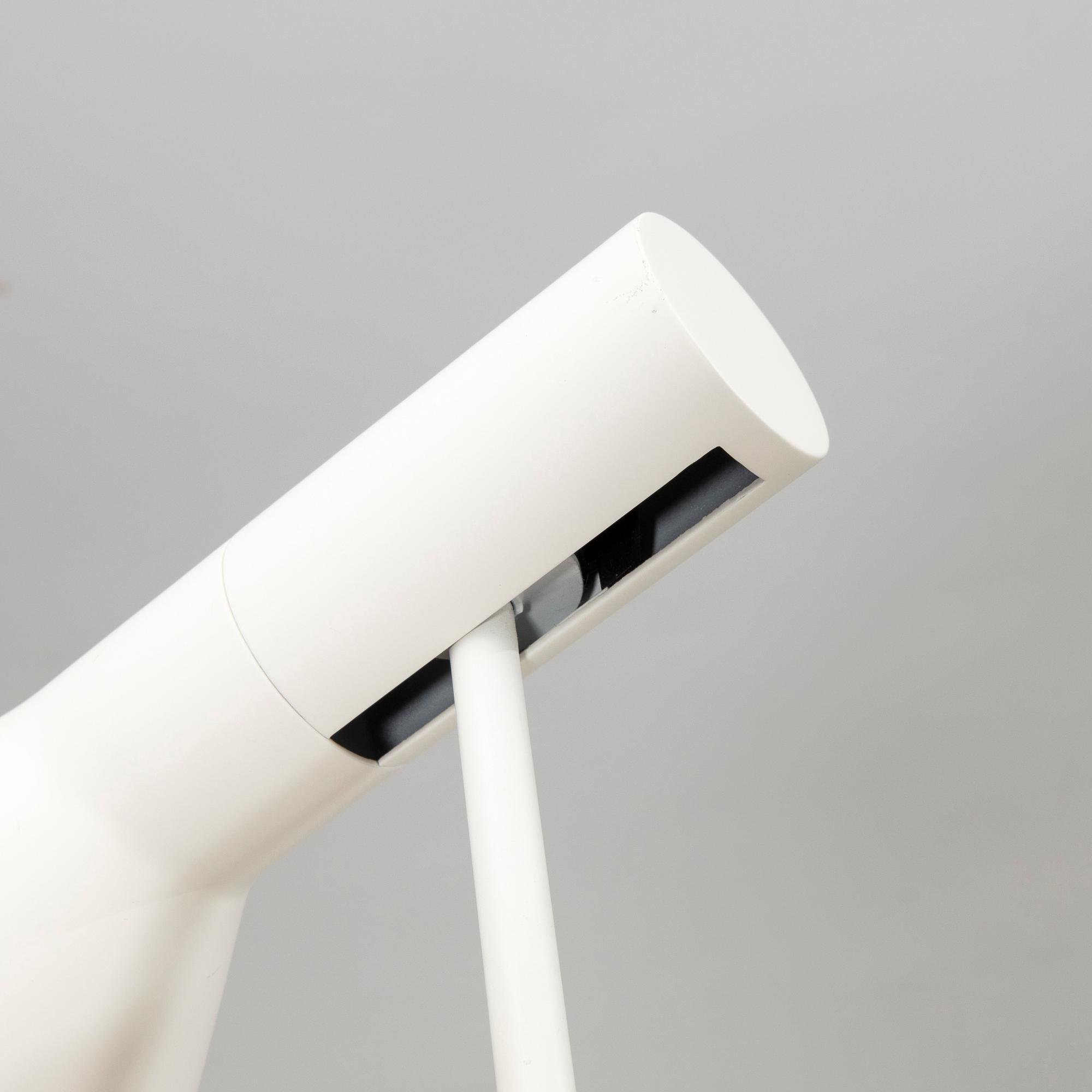 Arne Jacobsen, vägglampa "AJ" för Louis Poulsen 2000-tal.