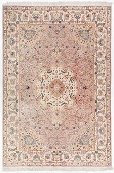 Carpet, oriental, Tabriz with silk threads, approx. 295 x 195 cm.