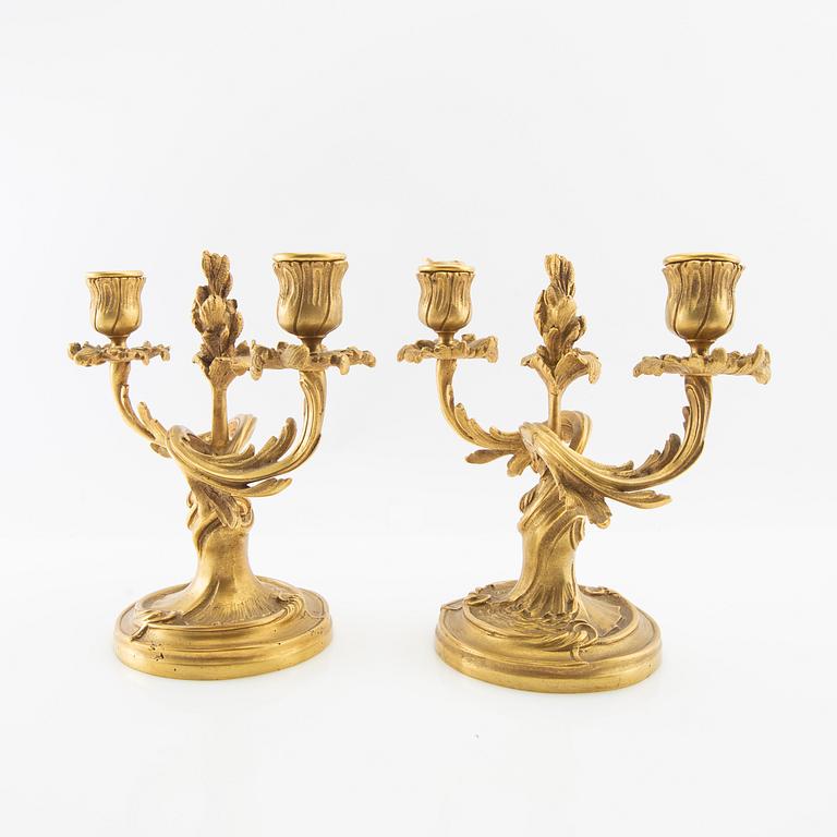Kandelabrar ett par  Louis XV-stil omkring 2900.