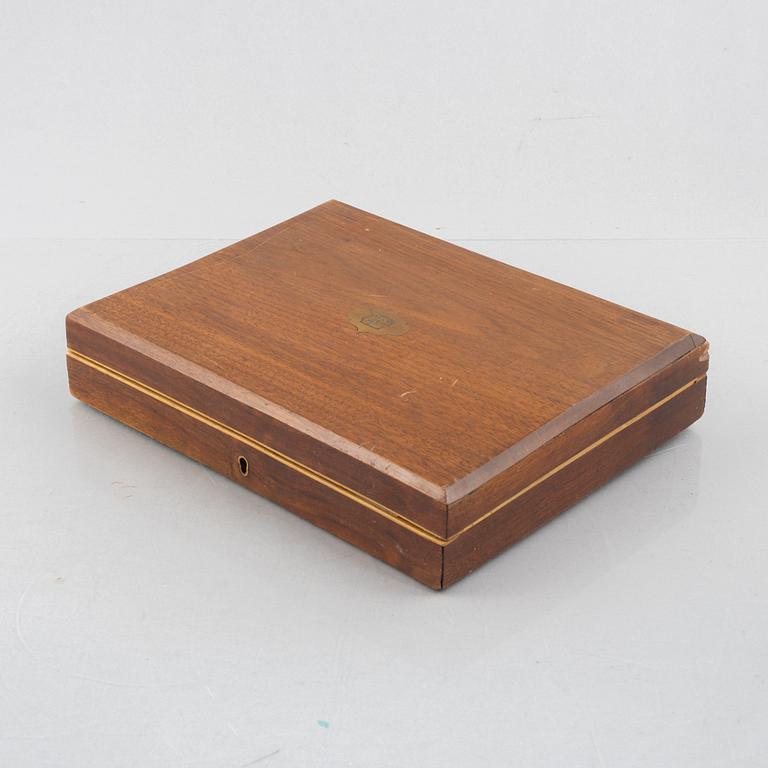 William Yates, fruktbestick, 12 + 12 st, silver och pärlemor, Sheffield, England 1899.