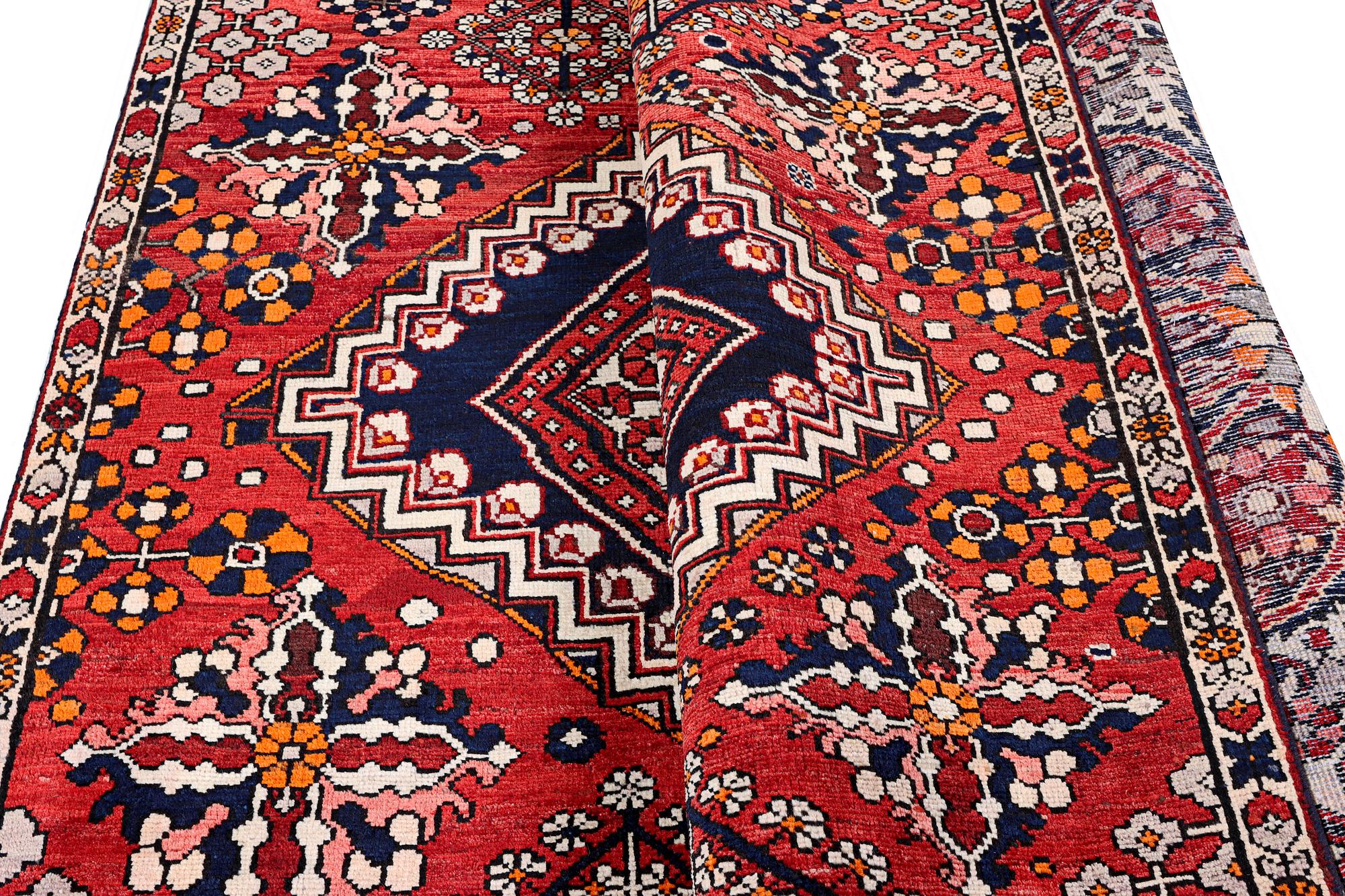 Matta, Bakhtiari, ca. 340 x 220 cm.