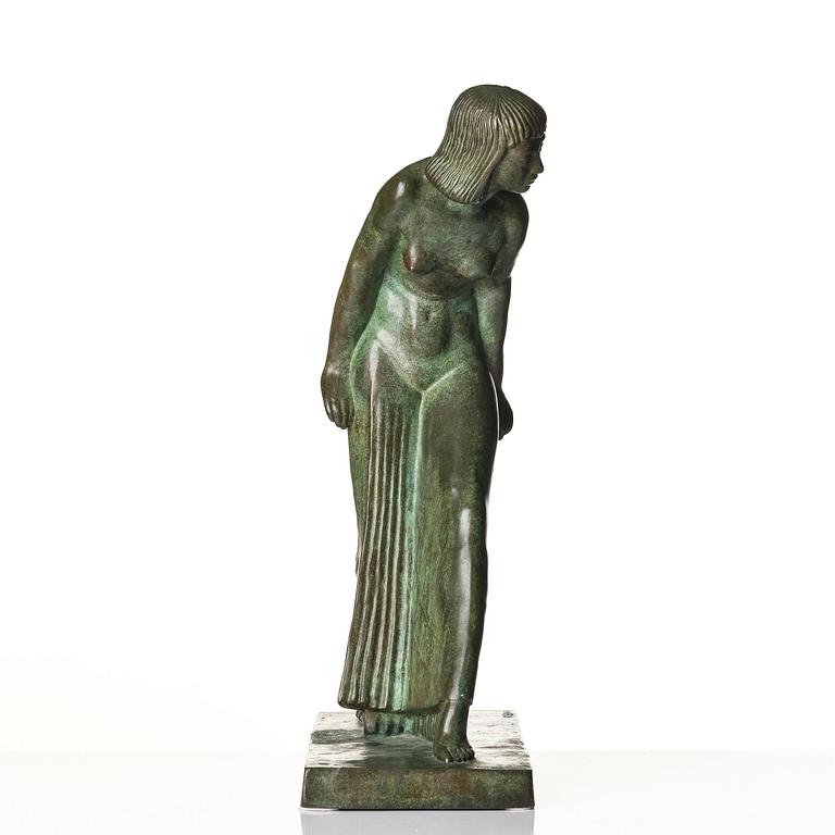 Hilda Brag, Veiled woman.