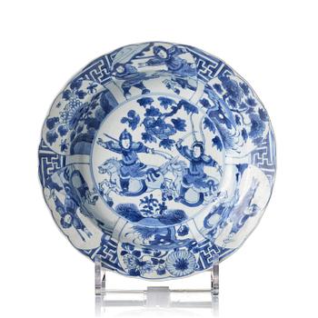 886. A blue and white dish, Qing dynasty, Kangxi mark and of the period (1662-1722).