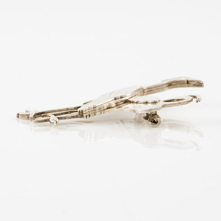 Wiwen Nilsson, a brooch, silver, in the form of a pair of birds, Lund 1954.