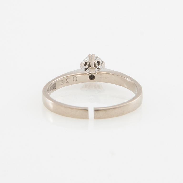 Solitaire ring in 18K white gold with a round brilliant-cut diamond, Örns Juvelatelje Göteborg 1976.