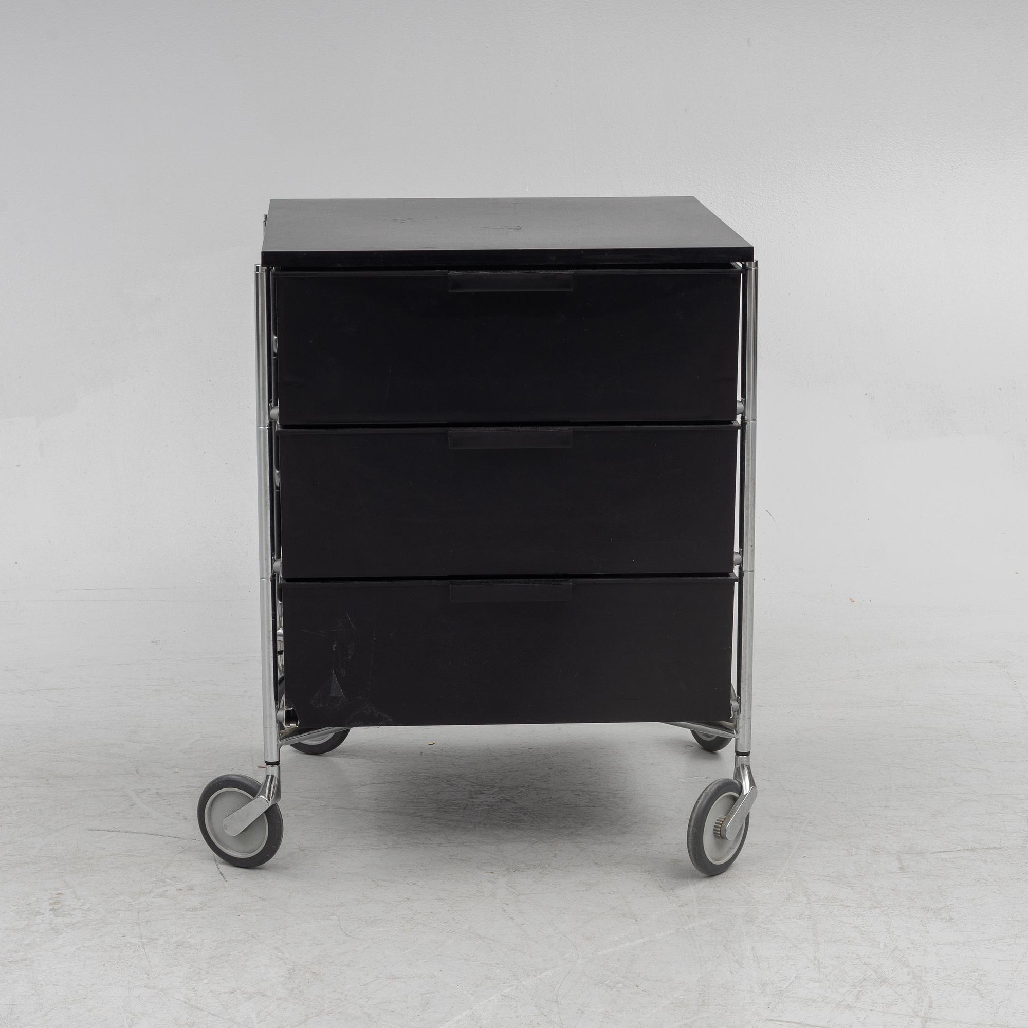 Antonio Citterio & Oliver Löw, Hurts/byrå, "Mobil" för Kartell.