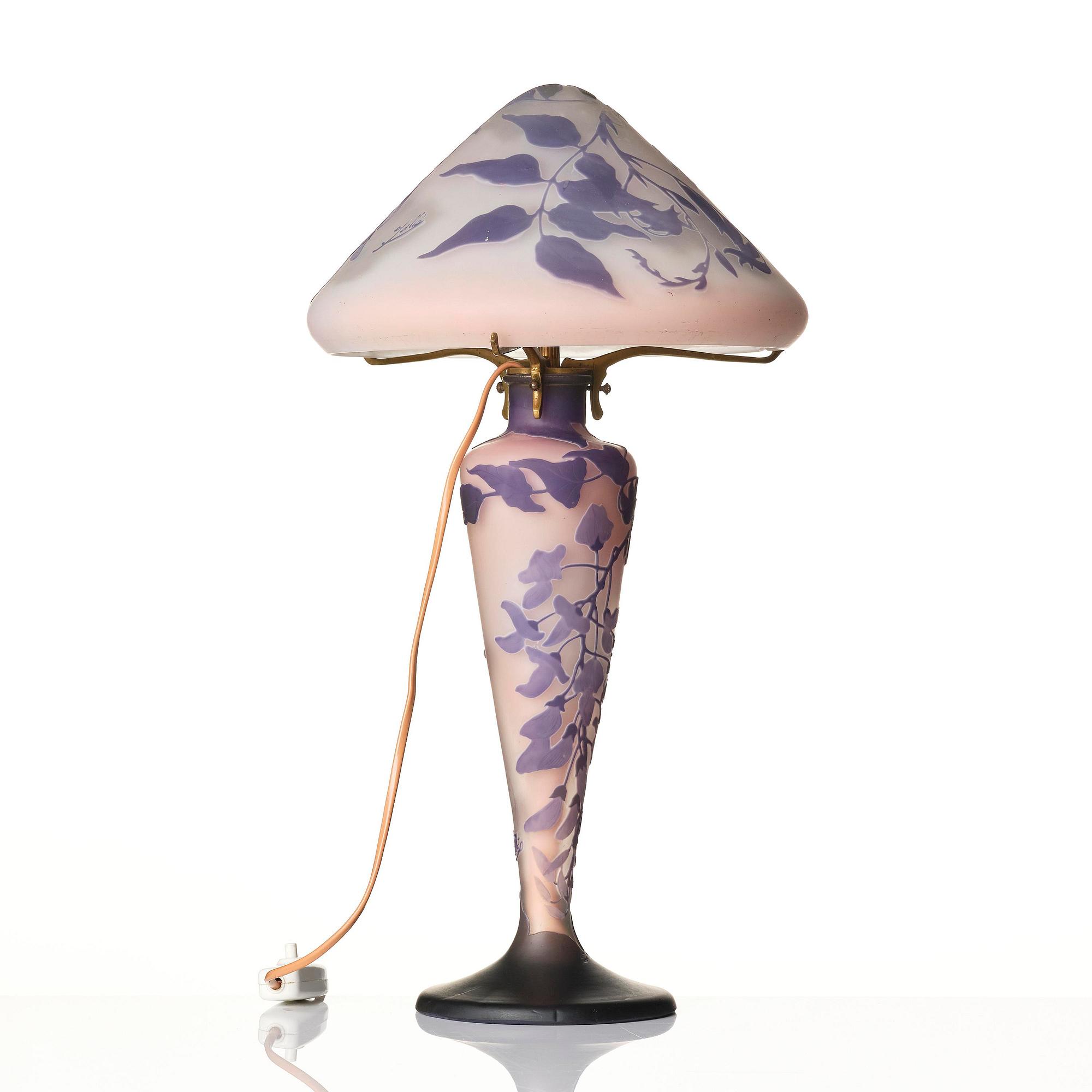 Emile Gallé, bordslampa, överfångsglas, Nancy, Frankrike, Art Nouveau, efter 1904.