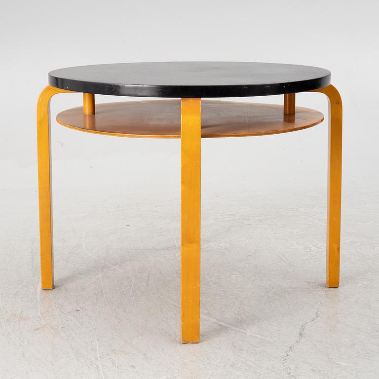 Alvar Aalto, a model 70 coffee table, mid-20th Century.
