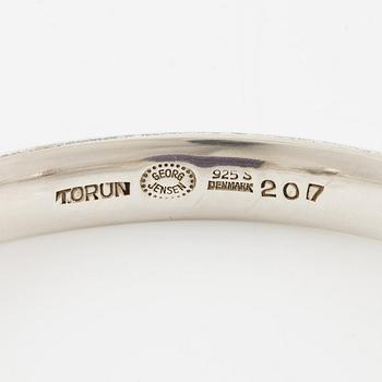 Vivianna Torun Bülow-Hübe, armring, sterlingsilver med ametist, för Georg Jensen.