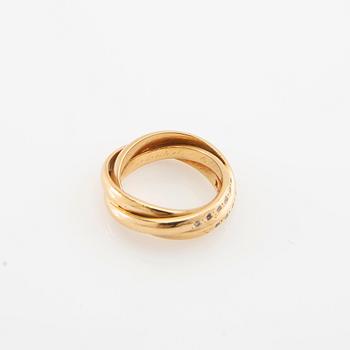 Ring 18K guld med runda briljantslipade diamanter.