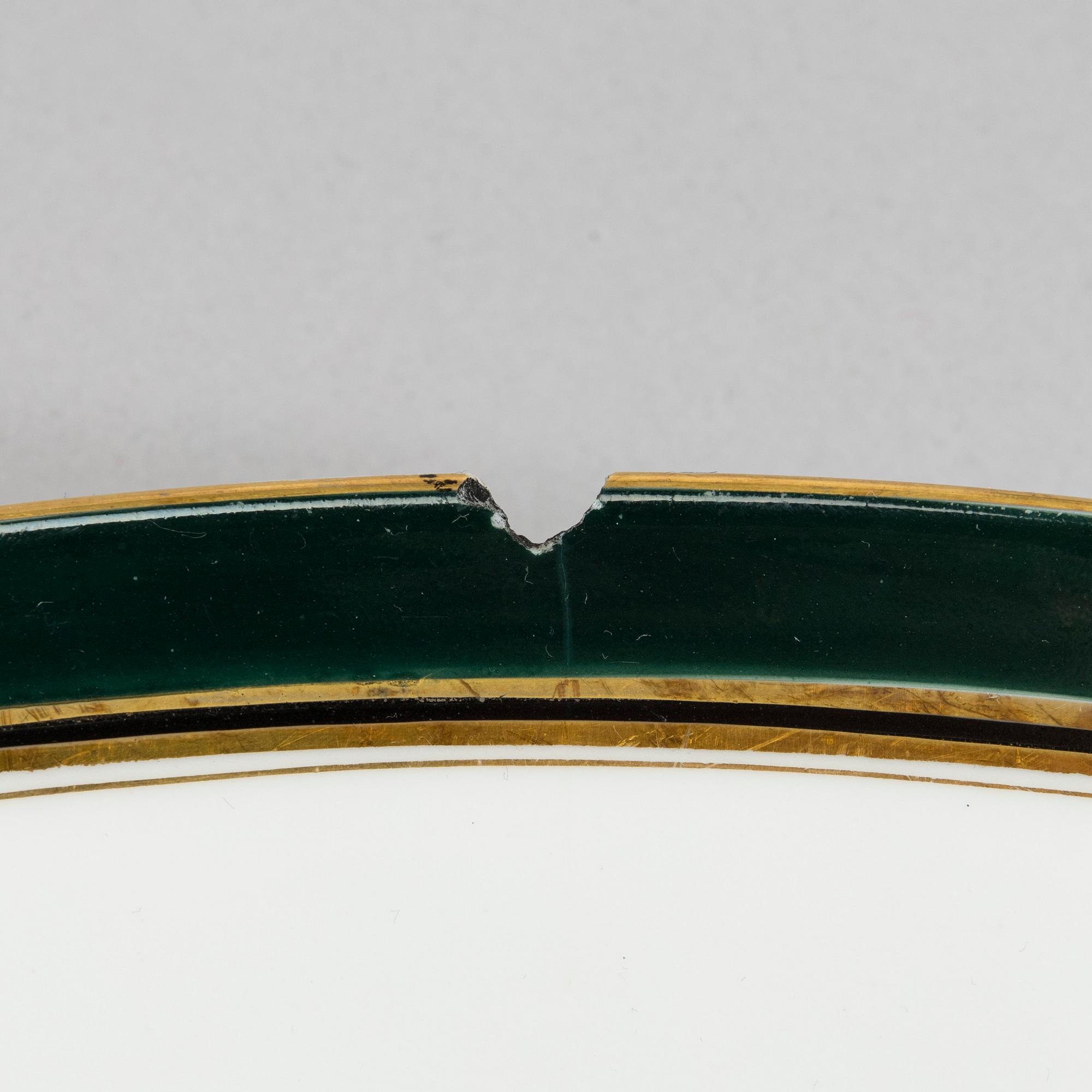 A 60-piece porcelain dinnerware service, A Marcerou, St Petersburg, circa 1900.