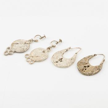 Lars Arby, tre par örhängen, sterlingsilver, Göteborg 1977, 1982 och 1983.