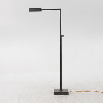 Golvlampa, "Atley", Vaughan Lightning, samtida.