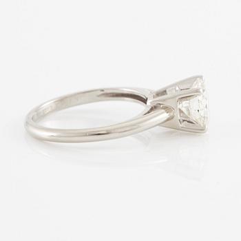 Ring, enstensring, 18K vitguld med briljantslipad diamant ca 1 ct.