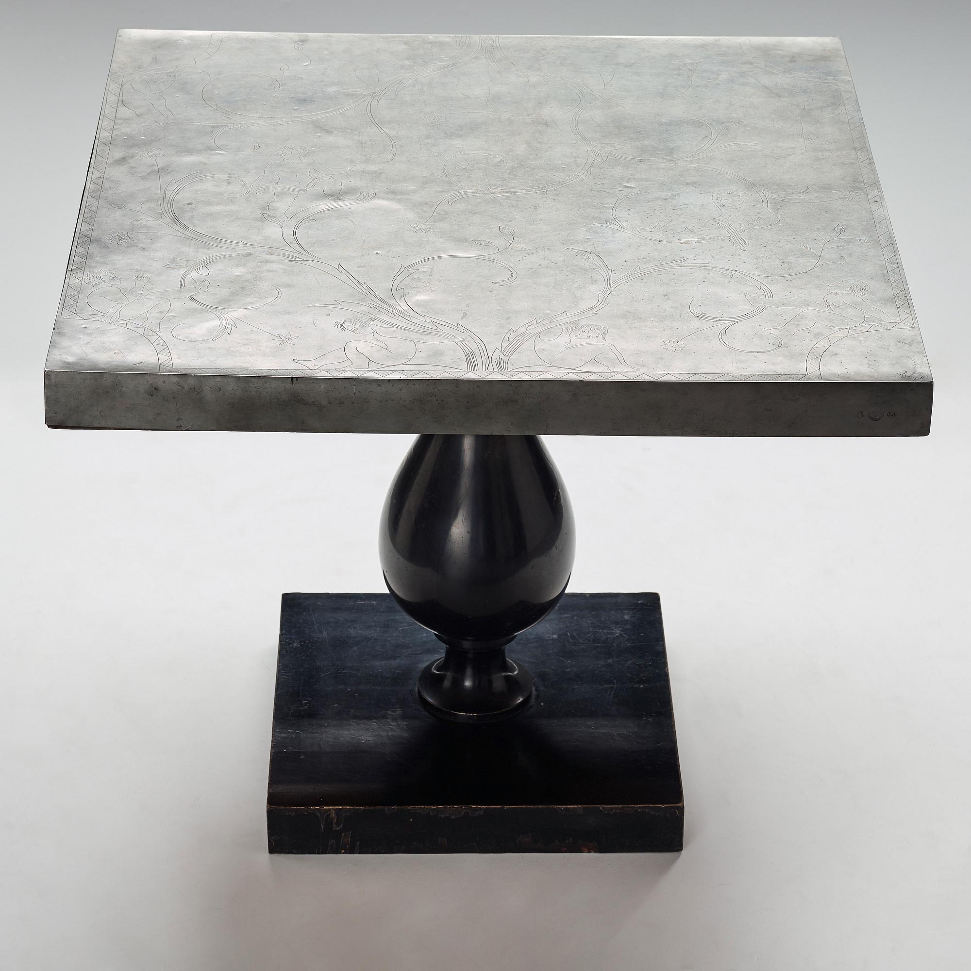 Tyra Lundgren, & Uno Åhrén, soffbord, Firma Svenskt Tenn, Stockholm 1928-29, modell 743, proveniens Estrid Ericson.
