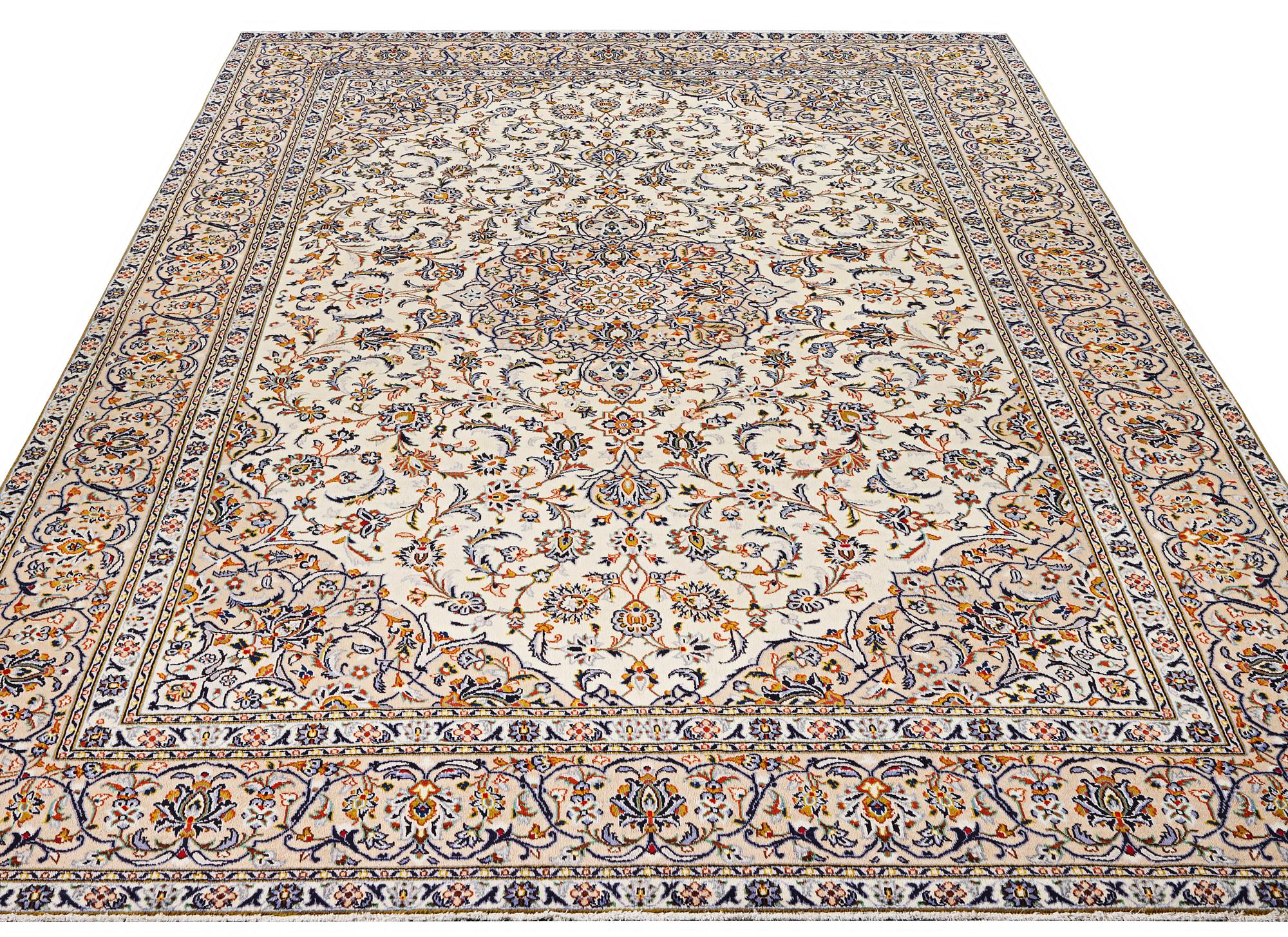 Matta, Keshan, ca. 400 x 289 cm.