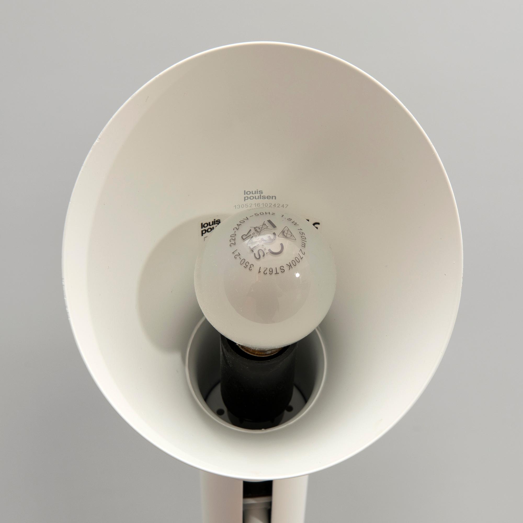 Arne Jacobsen, vägglampa "AJ" för Louis Poulsen 2000-tal.