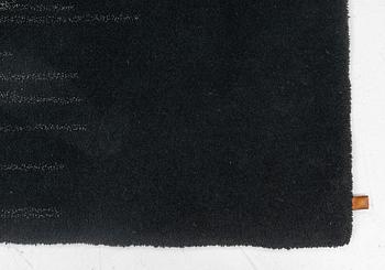Petra Lundblad, salongsmatta, "Glimmer", Kasthall, 2017, ca 289 - 296 x 197 cm.