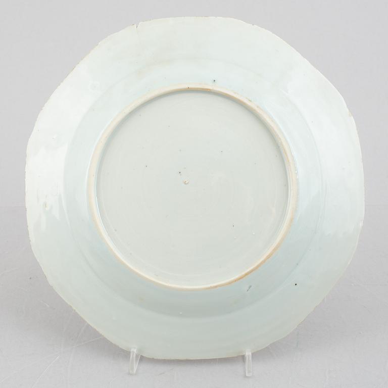 Two serving dishes and two plates, export porcelain, China, Qing dynasty, Qianlong (1736-95).