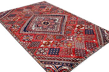 Matta, Bakhtiari, ca. 340 x 220 cm.