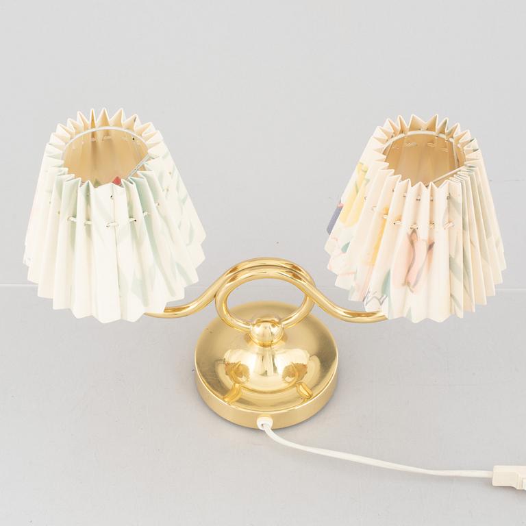 Josef Frank, bordslampa, modell G 2483, "Smycket", Firma Svenskt Tenn.