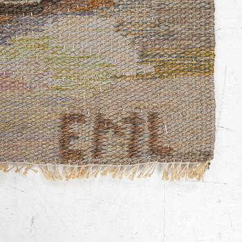 Edvin & Magnhild Lundsten, matta, "Hällristningar" rölakan ca 280 x 192 cm, signerad EML.